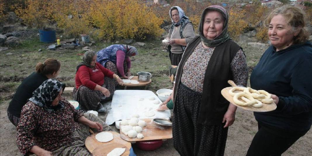 Kadınlar bir araya geliyor, imece usulü hazırlanıyor! Geleneksel “kürül”: Yüzyıllardır aynı yöntemle yapılıyor 3